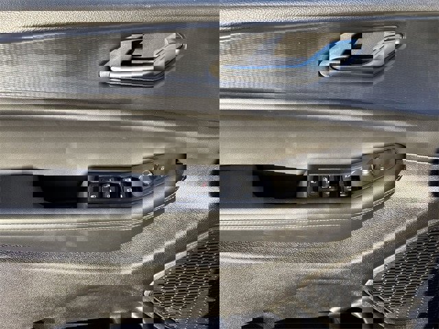 Used 2023 Jeep Grand Cherokee L Laredo image 5