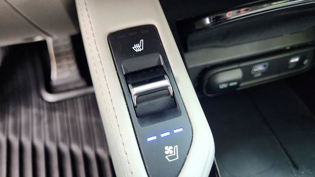 Used 2024 Kia Telluride SX Prestige w/ Towing Package AWD/4WD image 21