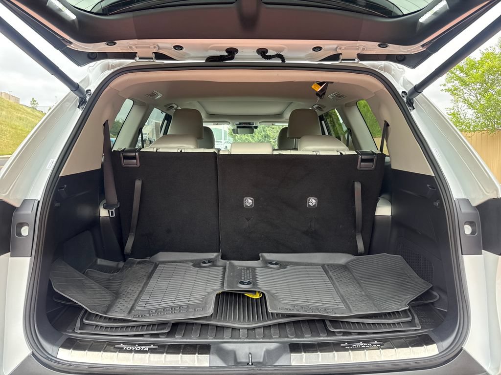 Used 2026 Toyota Grand Highlander AWD image 8