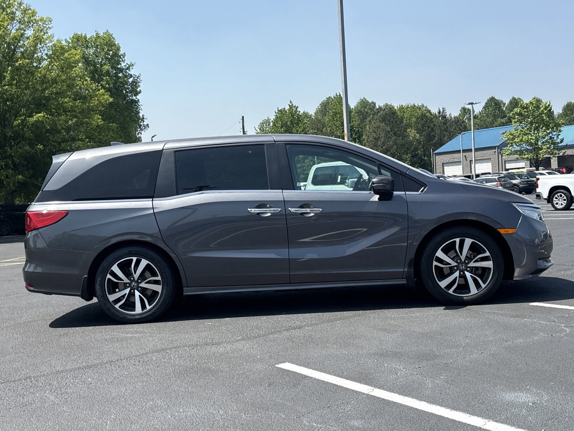 Used 2023 Honda Odyssey Touring image 2