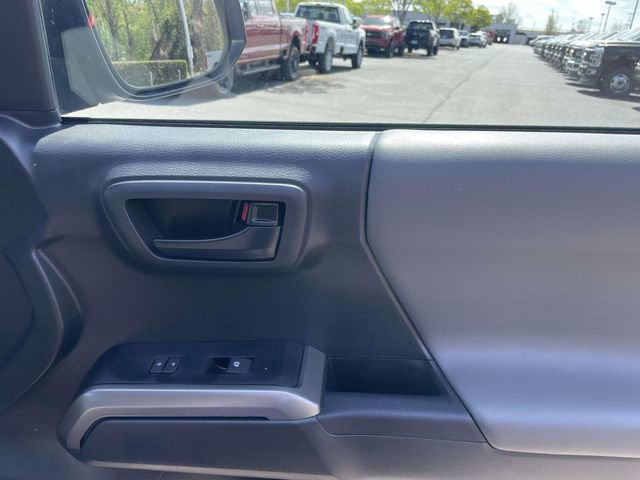 Used 2023 Toyota Tacoma SR5 w/ Technology Package AWD/4WD image 29