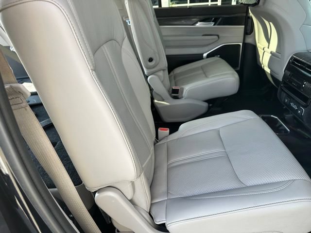 Used 2022 Jeep Wagoneer Series III w/ Convenience Group I AWD/4WD image 10