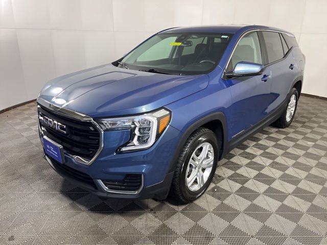 Used 2024 GMC Terrain SLE AWD/4WD image 3