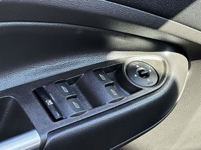 Certified 2018 Ford Escape SE w/ SE Sync 3 Package AWD/4WD image 9