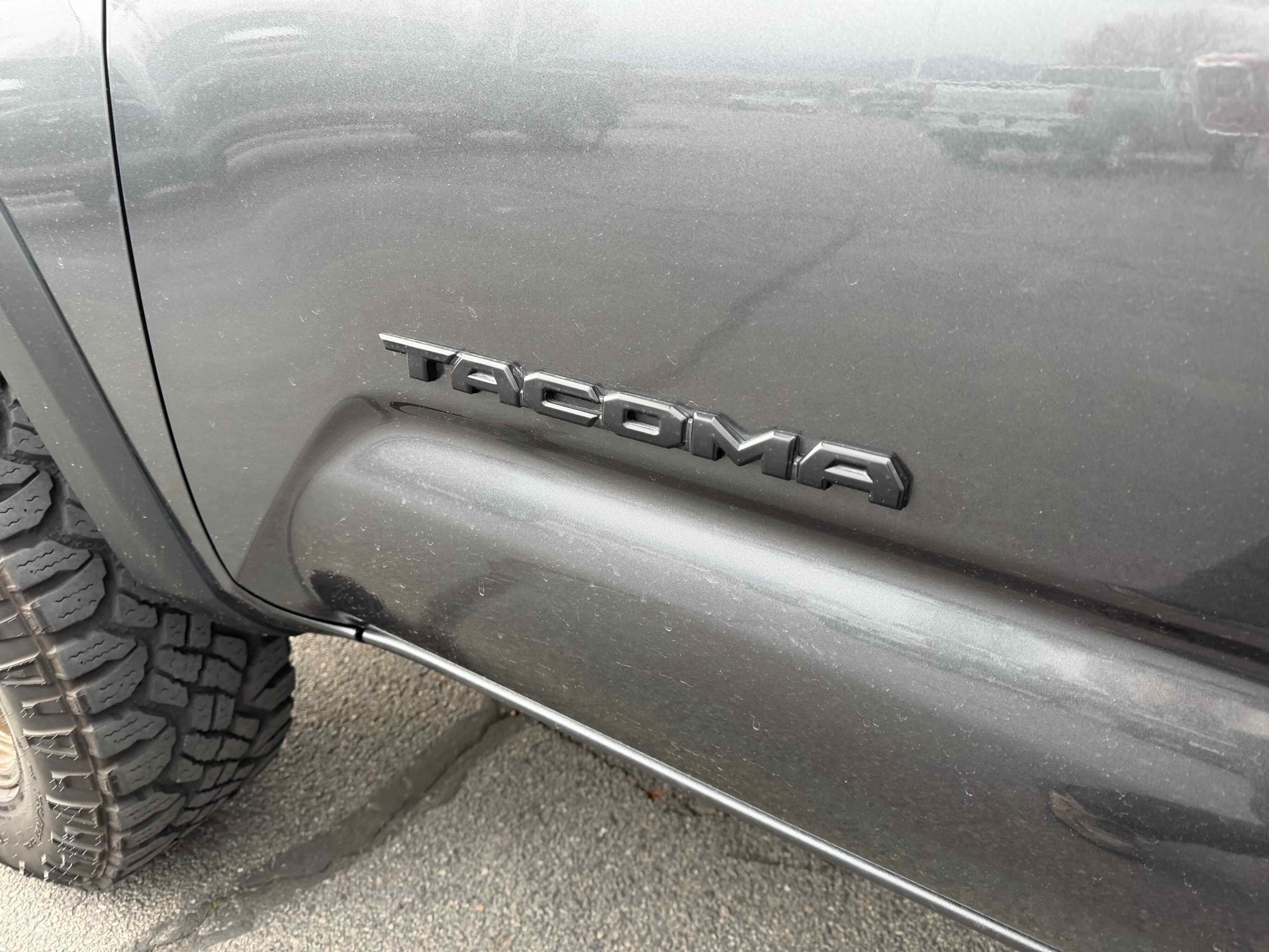 Used 2022 Toyota Tacoma TRD Off-Road image 14