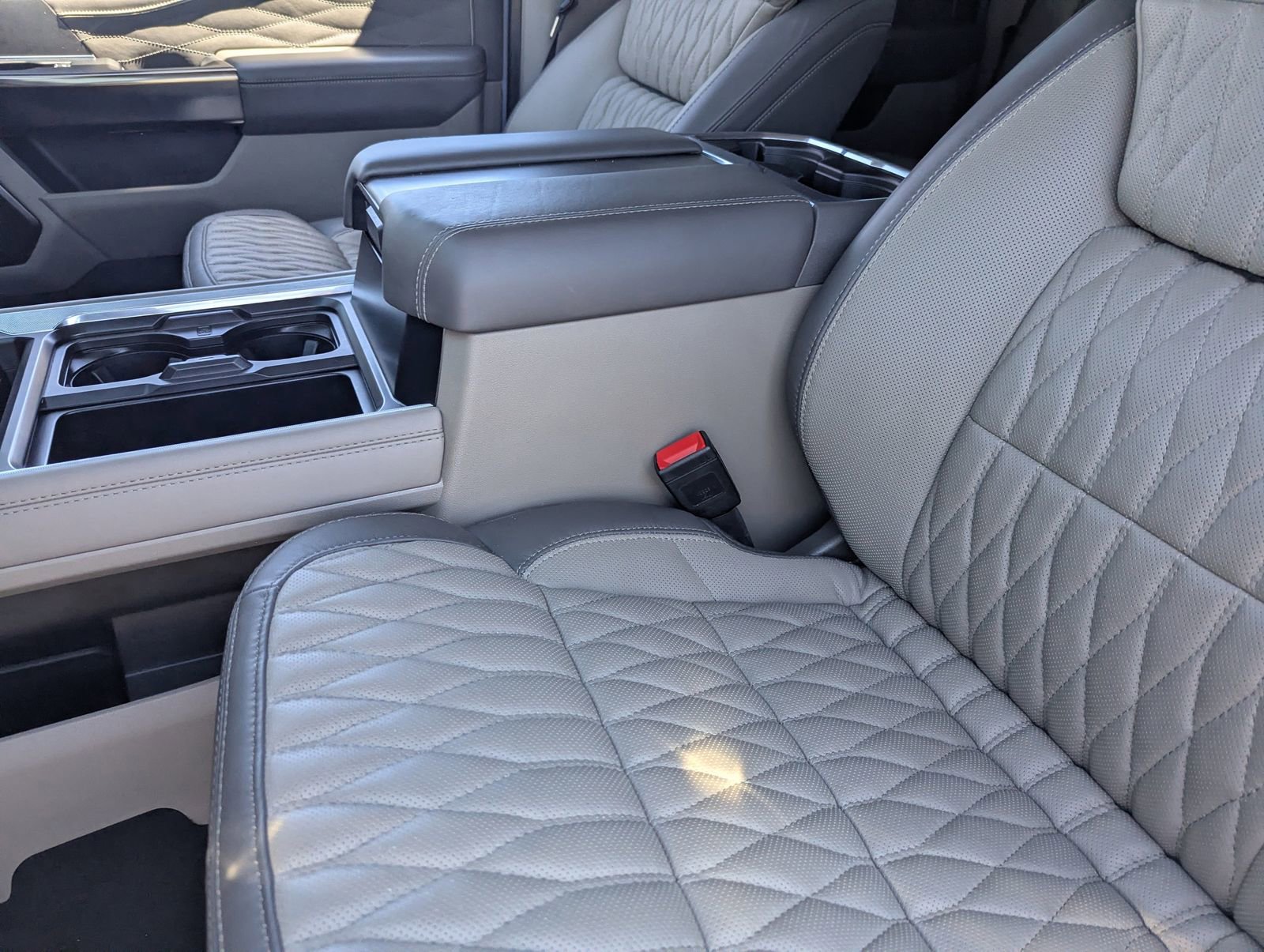 Certified 2026 Ford F250 Platinum w/ Platinum Plus Package AWD/4WD image 19