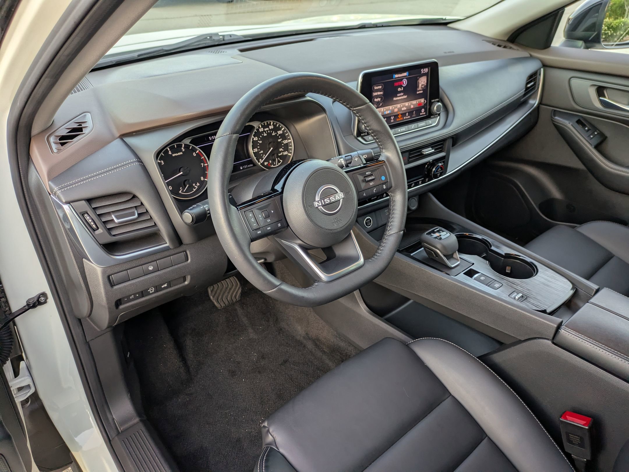 Used 2023 Nissan Rogue SV w/ SV Premium B Package FWD image 14