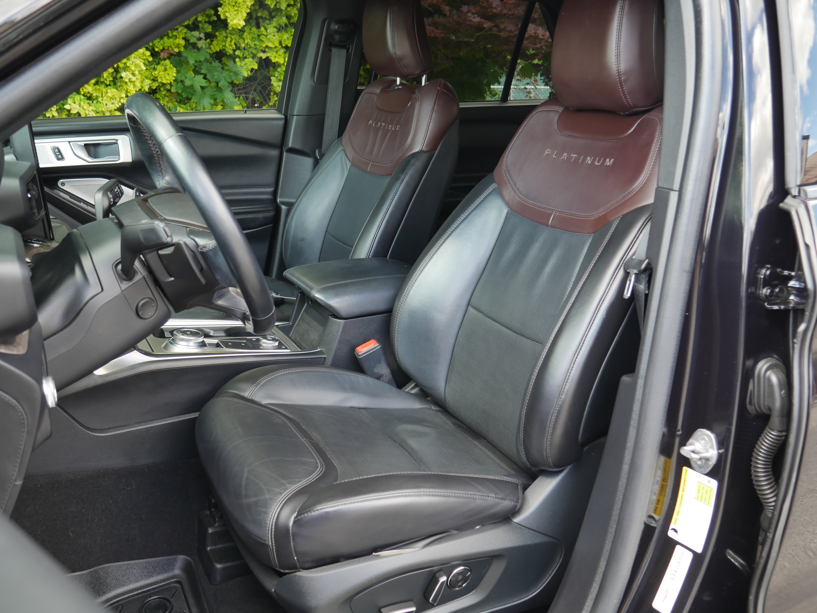 Certified 2020 Ford Explorer Platinum w/ Premium Technology Package AWD/4WD image 34