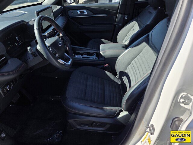 Certified 2025 Ford Explorer ST-Line AWD/4WD image 11