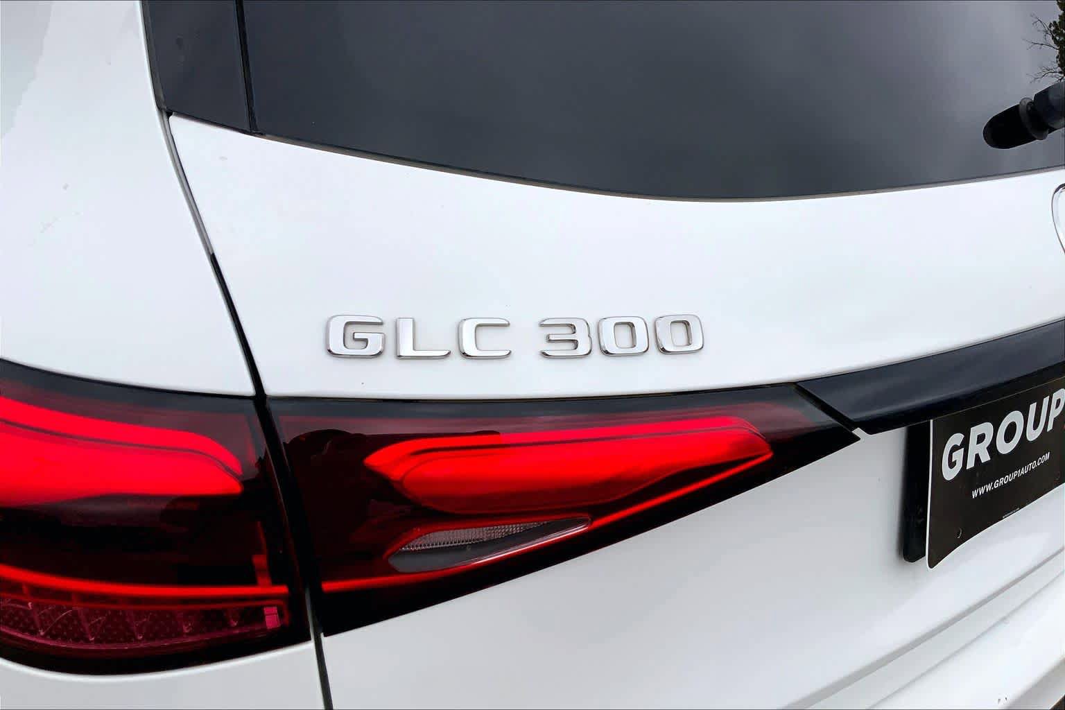 Used 2025 Mercedes-Benz GLC 300 4MATIC image 10