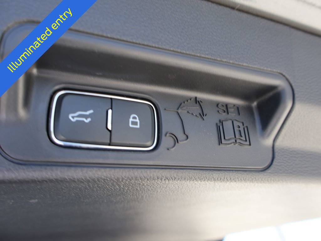 Certified 2025 Ford Explorer ST-Line w/ ST-Line Street Pack AWD/4WD image 18