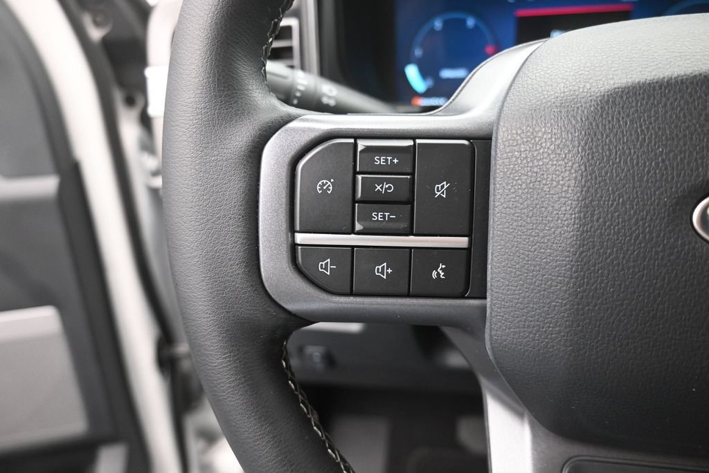 Certified 2025 Ford F250 Lariat w/ Black Appearance Package AWD/4WD image 7