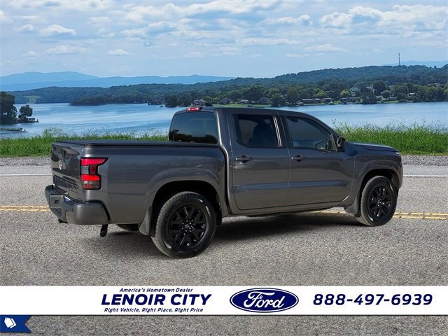 Used 2023 Nissan Frontier SV w/ Midnight Edition Package image 5