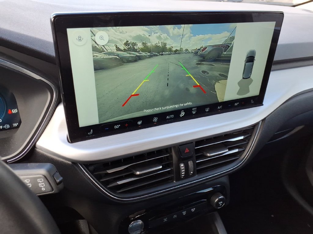 Certified 2025 Ford Escape Platinum AWD/4WD image 24