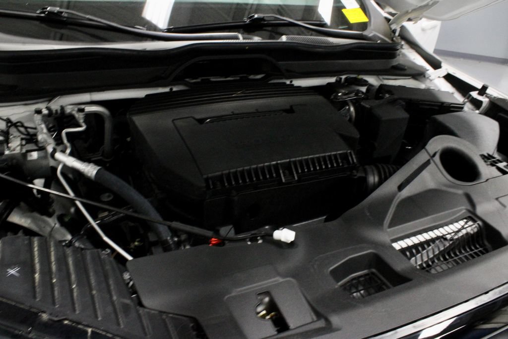 Used 2025 Honda Pilot Sport image 15