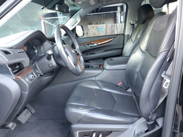 Used 2020 Cadillac Escalade Luxury image 3
