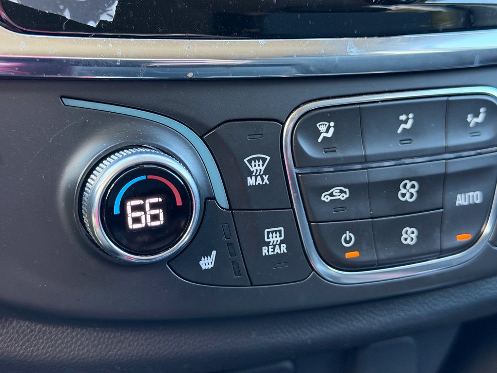 Used 2021 Chevrolet Traverse LT FWD image 17