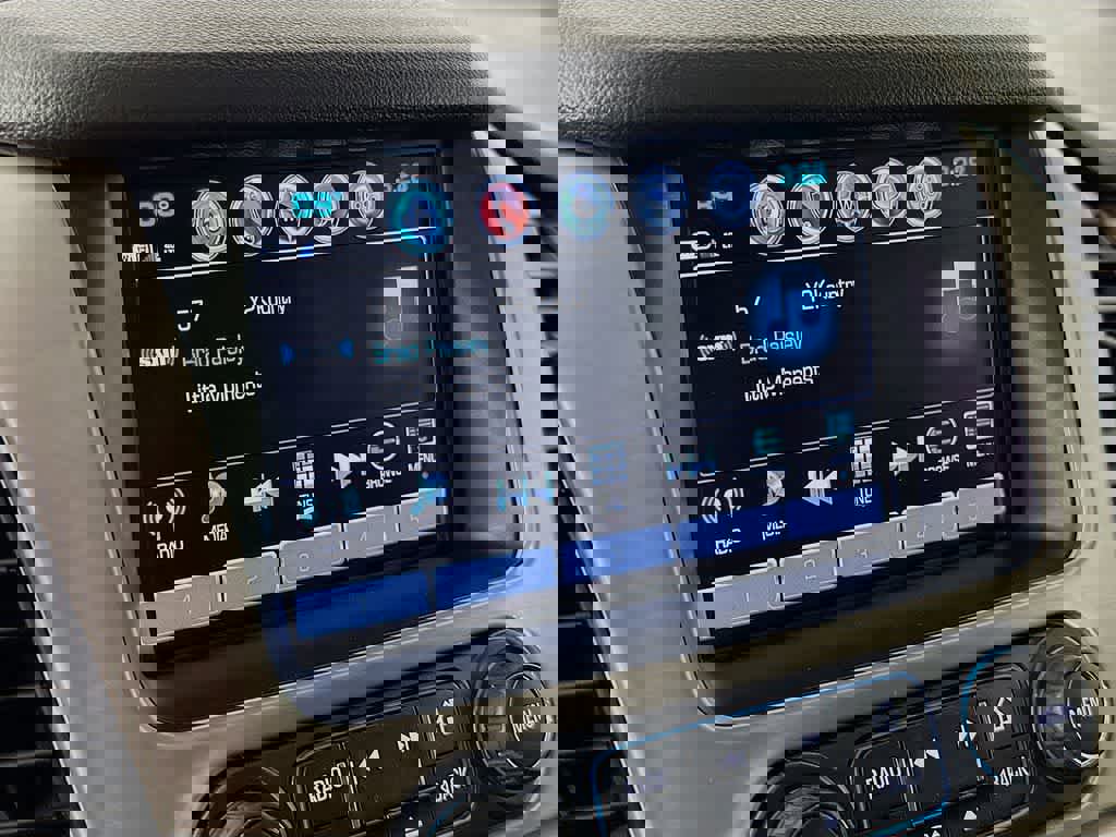 Used 2019 GMC Yukon Denali w/ Open Road Package image 20