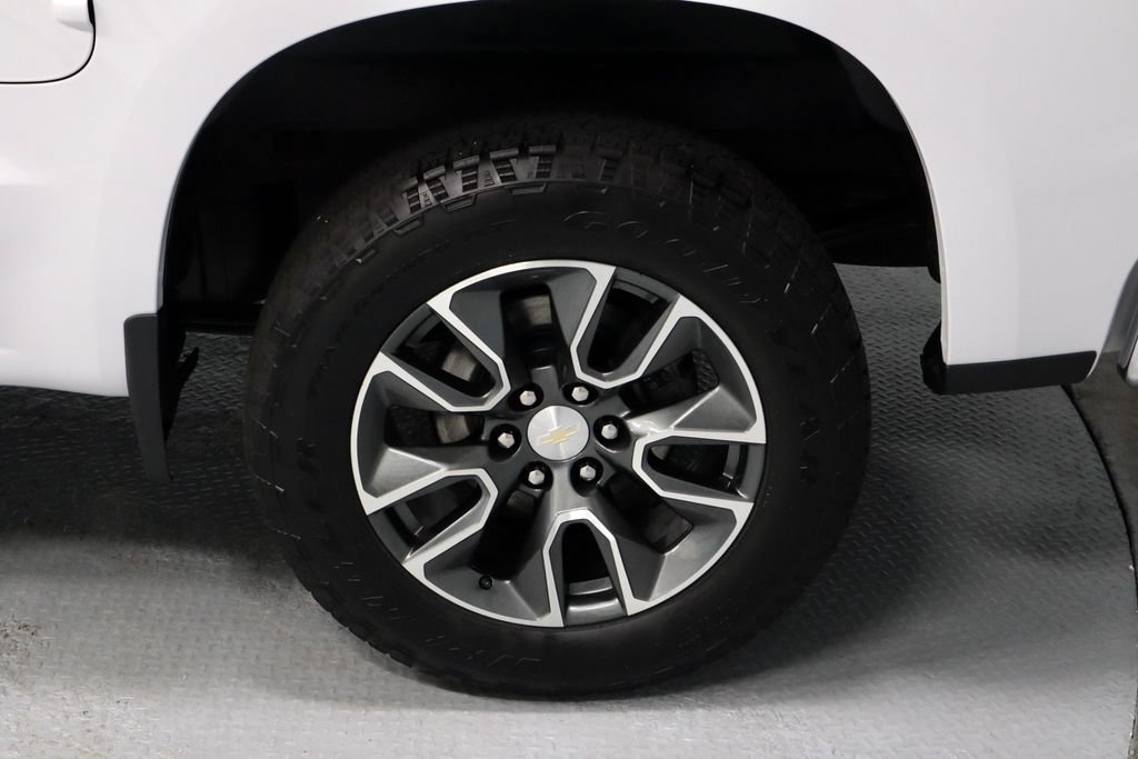 Used 2023 Chevrolet Silverado 1500 LT AWD/4WD image 19