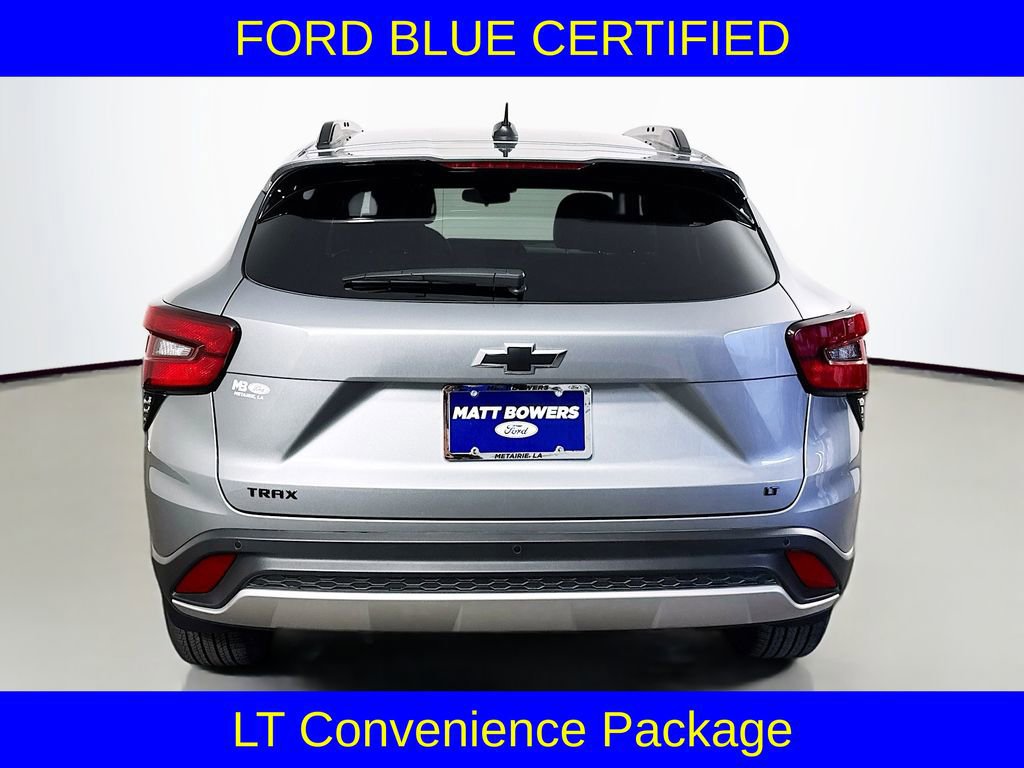 Used 2025 Chevrolet Trax LT w/ Driver Confidence Package image 4