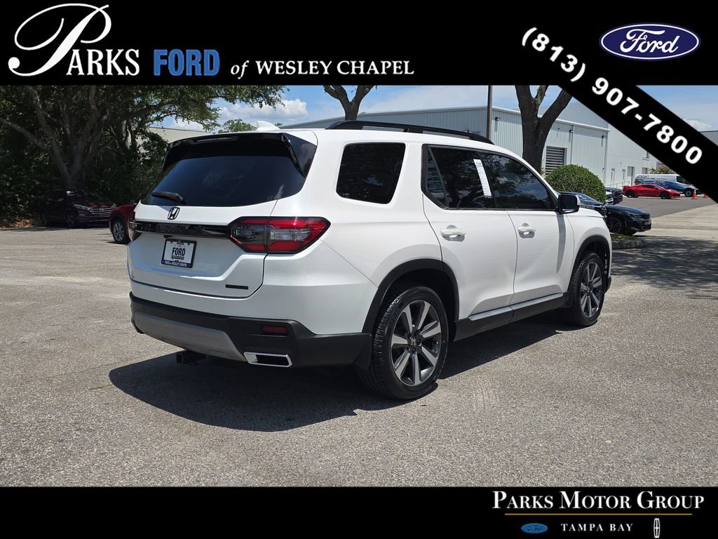 Used 2023 Honda Pilot Touring image 4