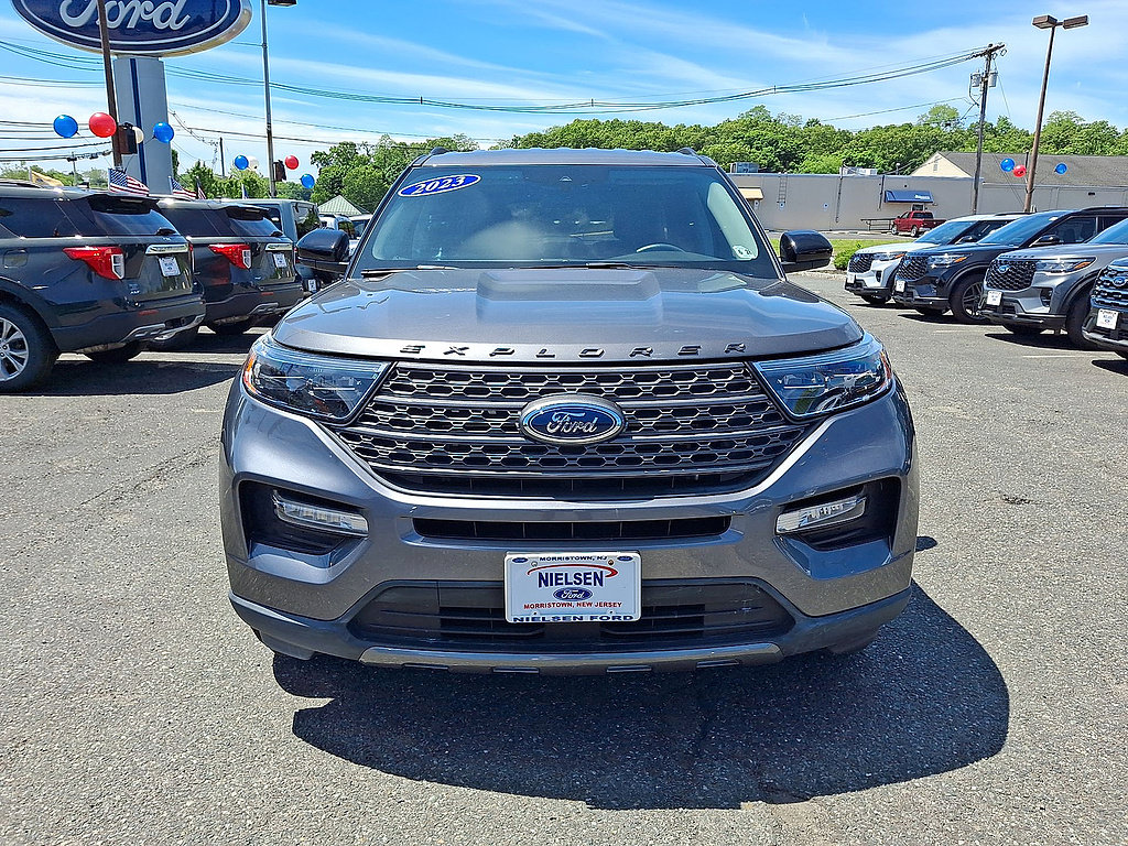 Certified 2023 Ford Explorer XLT w/ Equipment Group 202A AWD/4WD image 3