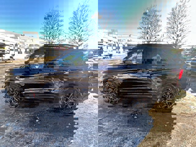 Certified 2025 Ford Explorer ST image 2