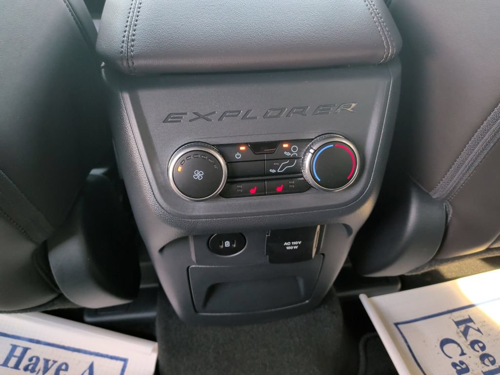 Certified 2025 Ford Explorer Platinum w/ Ultimate Package AWD/4WD image 18