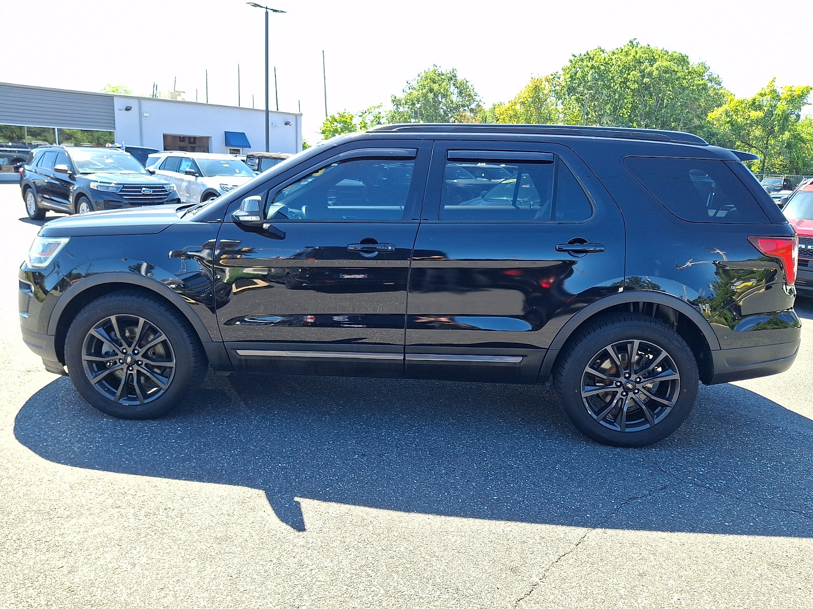 Certified 2019 Ford Explorer XLT w/ Equipment Group 202A AWD/4WD image 6