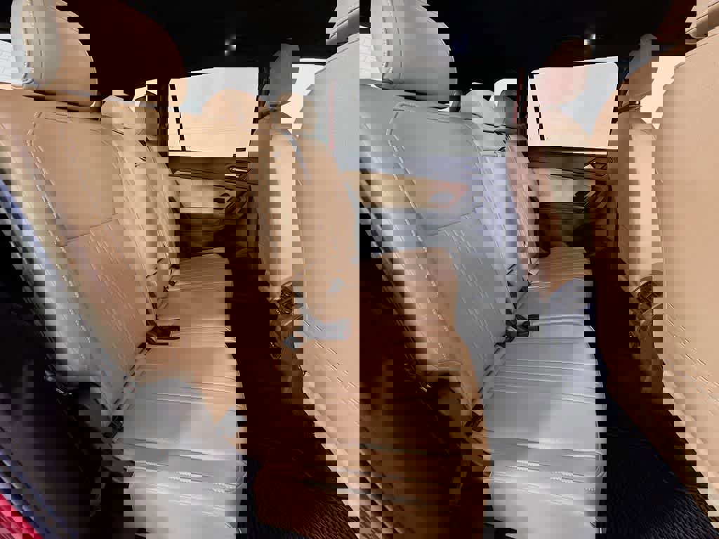 Used 2024 Volkswagen Tiguan SE R-Line image 31