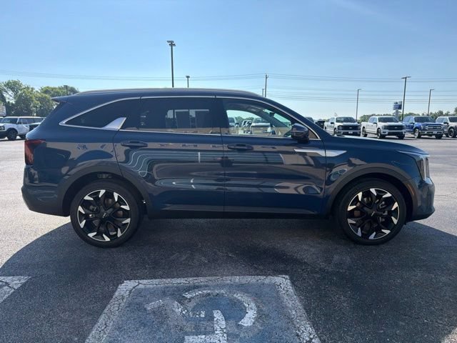 Used 2024 Kia Sorento EX FWD image 4