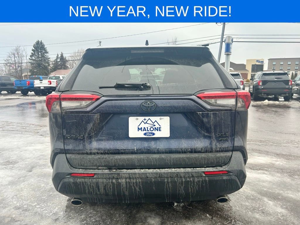 Used 2021 Toyota RAV4 XLE image 5