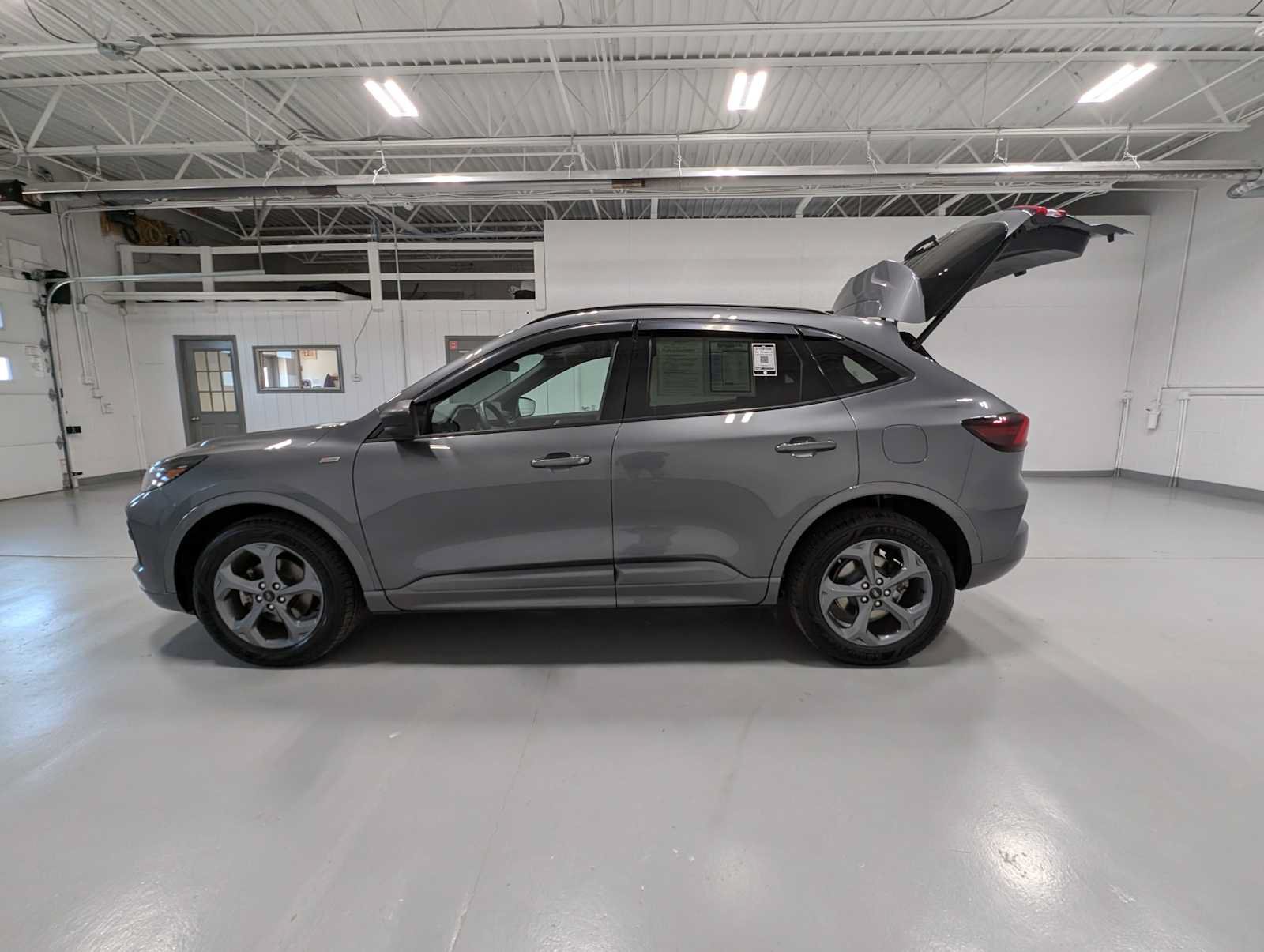 Certified 2023 Ford Escape ST-Line w/ Tech Pack #1 AWD/4WD image 12