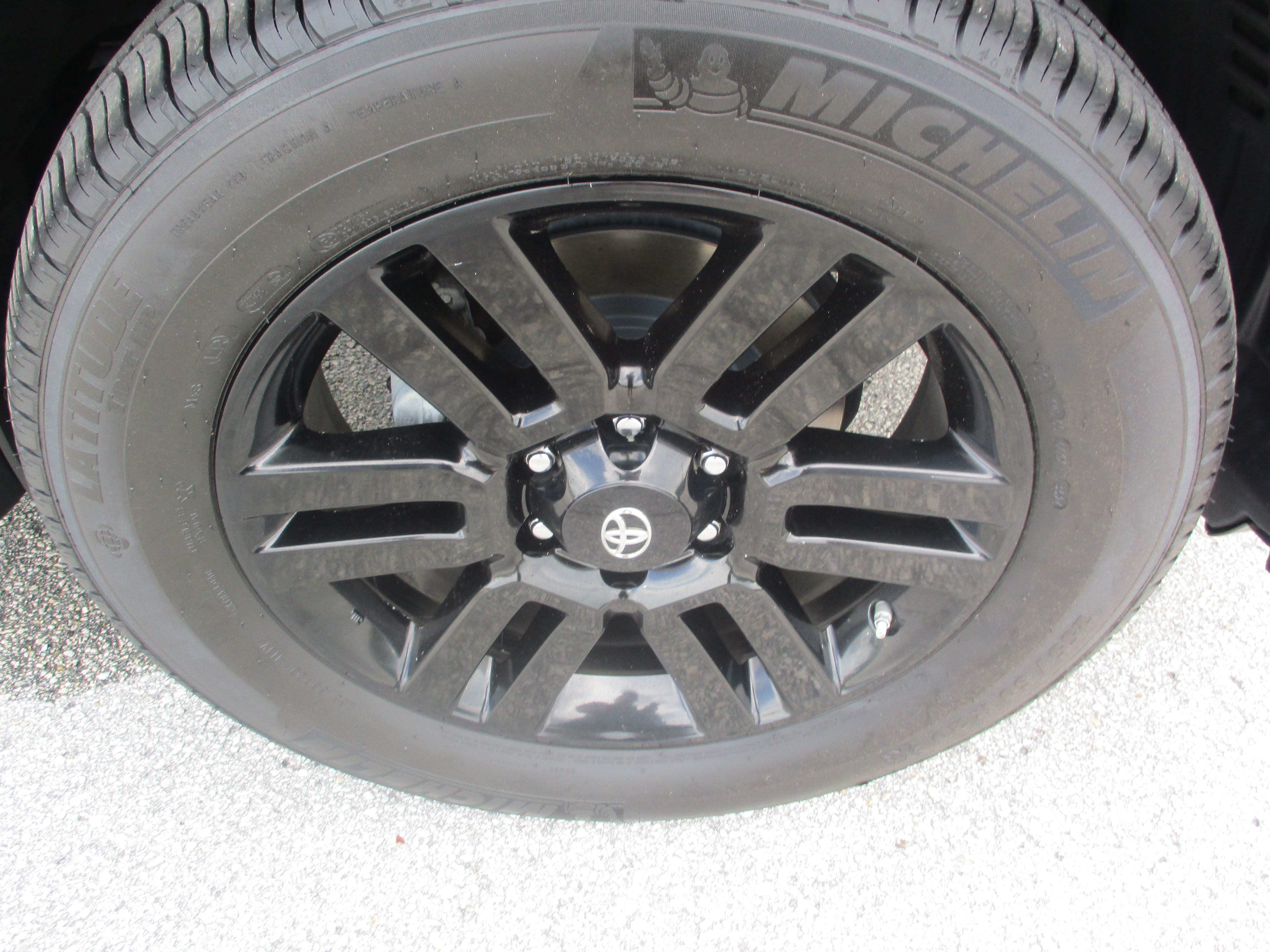 Used 2019 Toyota 4Runner Limited AWD/4WD image 9