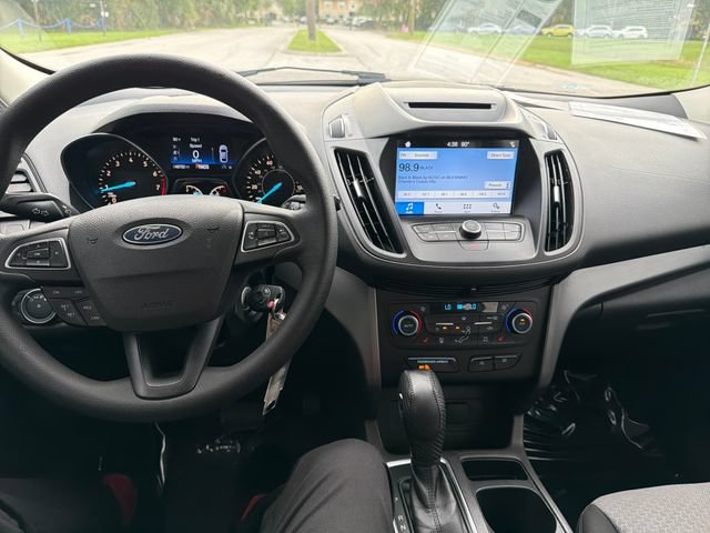 Certified 2018 Ford Escape SE w/ SE Sync 3 Package FWD image 17