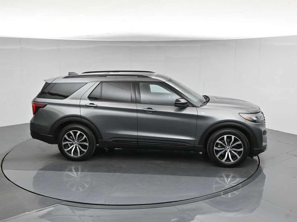 Certified 2025 Ford Explorer ST-Line RWD image 59