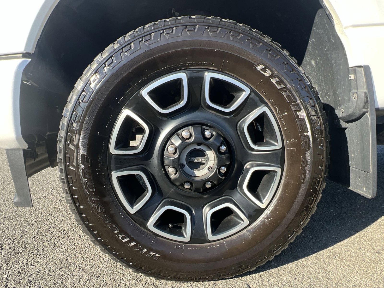 Certified 2024 Ford F250 Platinum w/ FX4 Off-Road Package AWD/4WD image 20