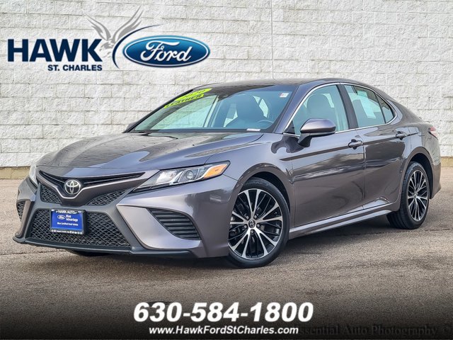 Used 2020 Toyota Camry SE image 1