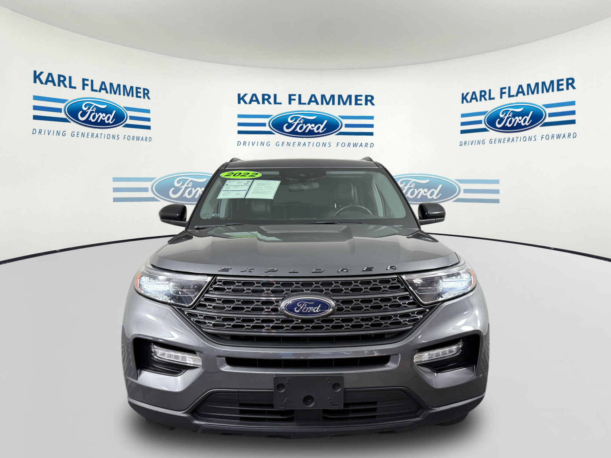 Certified 2022 Ford Explorer XLT w/ Equipment Group 202A RWD image 6