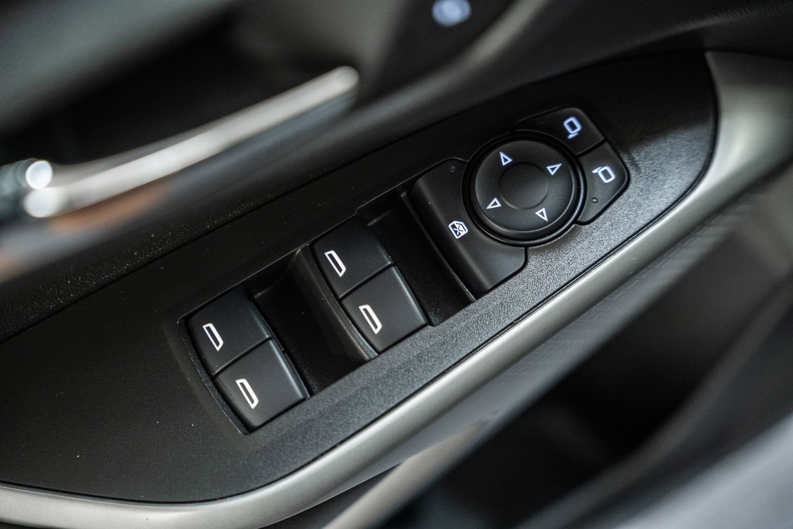 Used 2024 Chevrolet Trax LS w/ LS Convenience Package FWD image 38