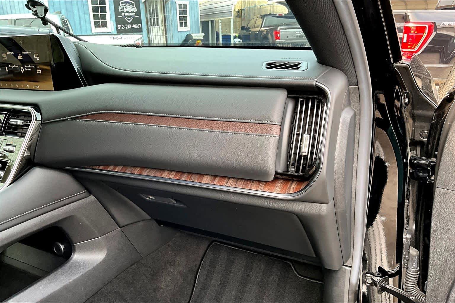 Used 2025 Nissan Armada Platinum Reserve AWD/4WD image 19