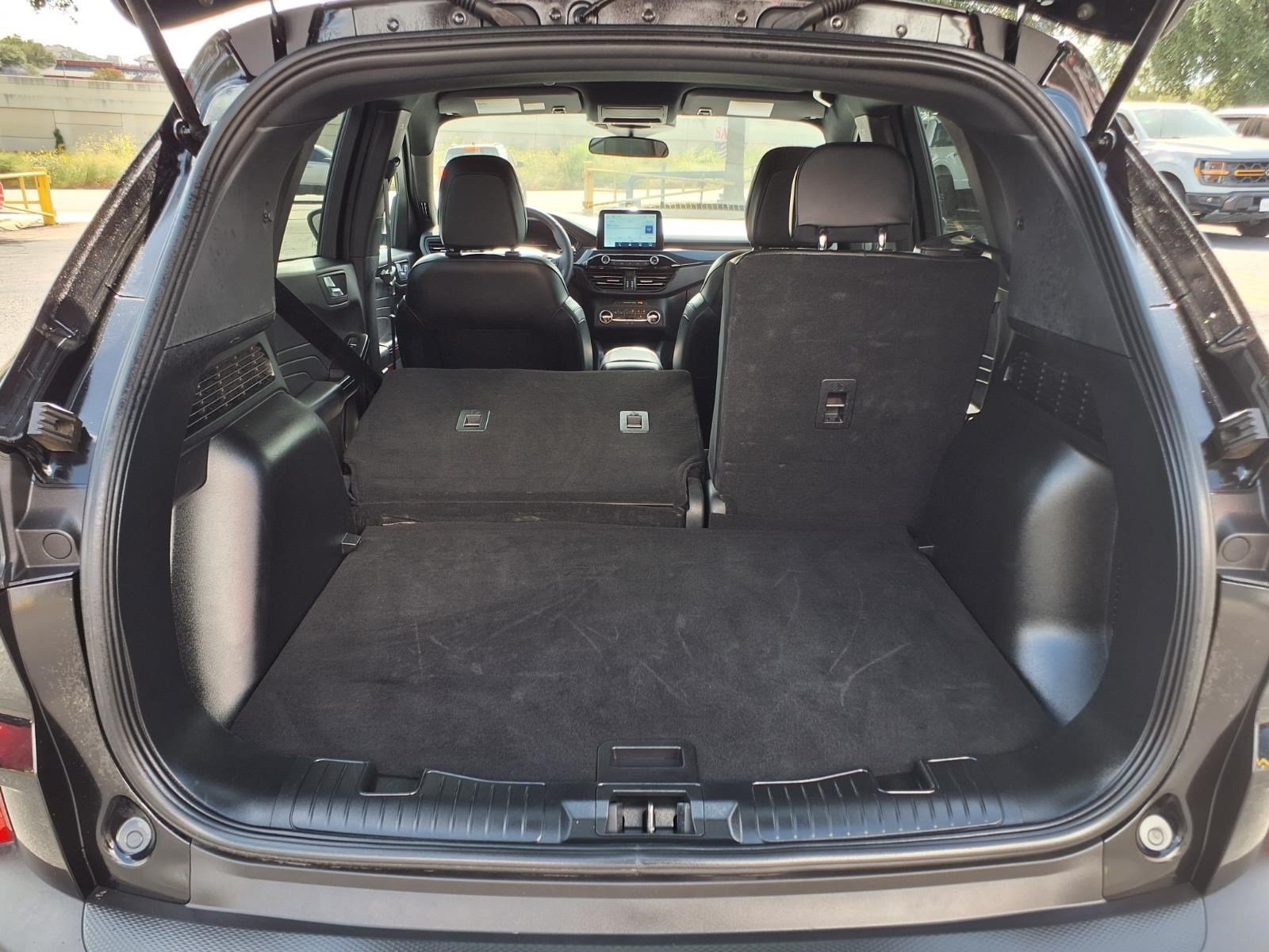 Certified 2025 Ford Escape ST-Line FWD image 11