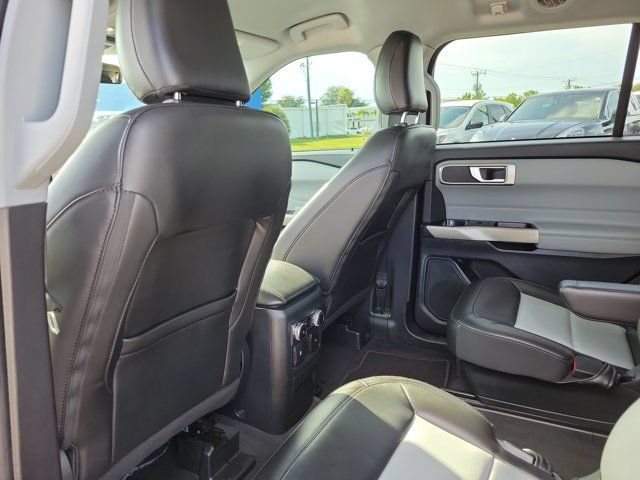 Certified 2022 Ford Explorer XLT w/ Equipment Group 202A RWD image 15