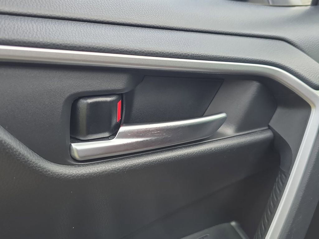 Used 2023 Toyota RAV4 XLE Premium image 18