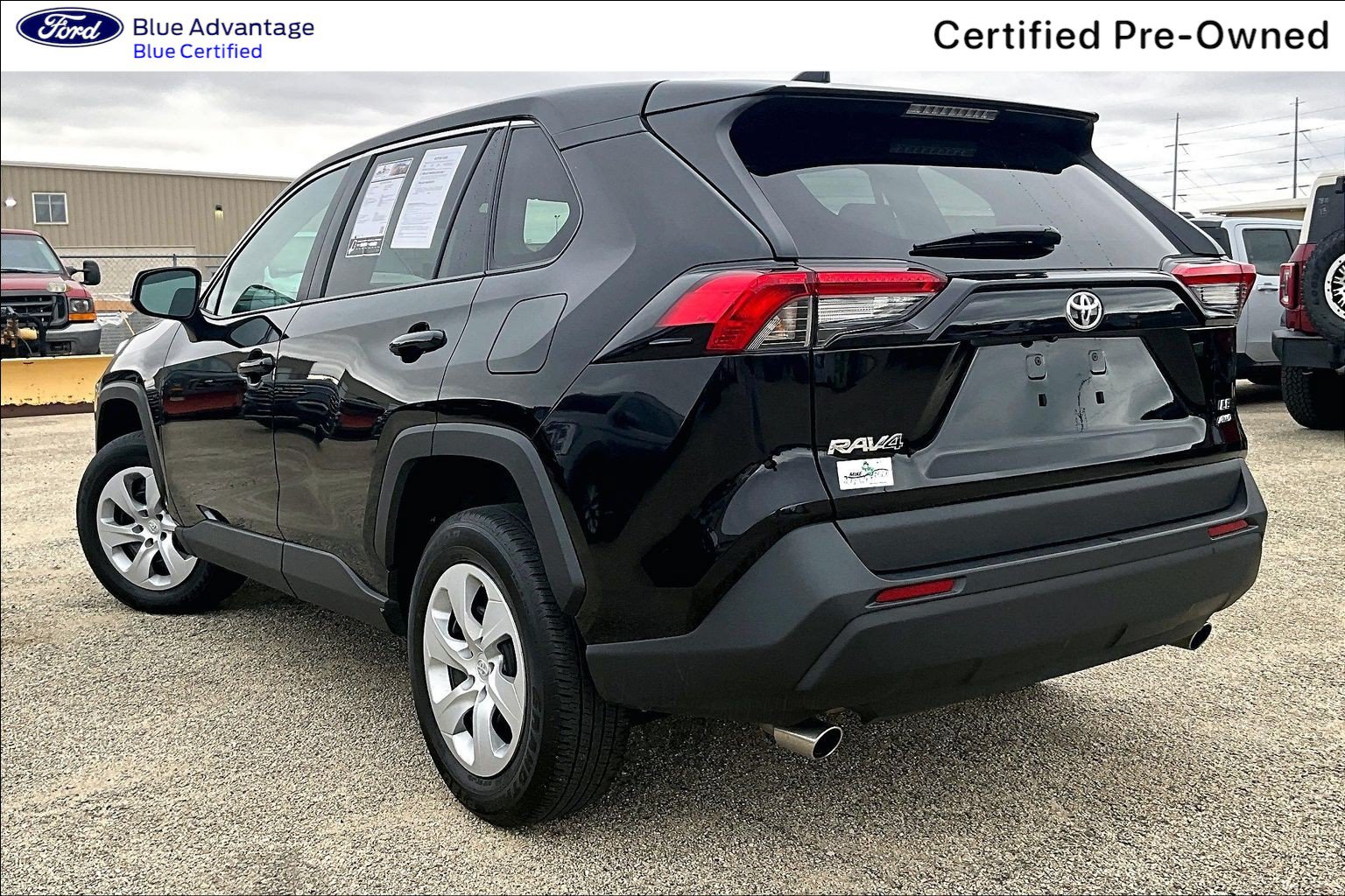 Used 2025 Toyota RAV4 LE AWD/4WD image 6