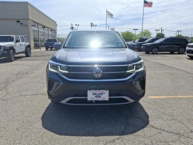 Used 2022 Volkswagen Taos SEL w/ Panoramic Sunroof Package AWD/4WD image 13