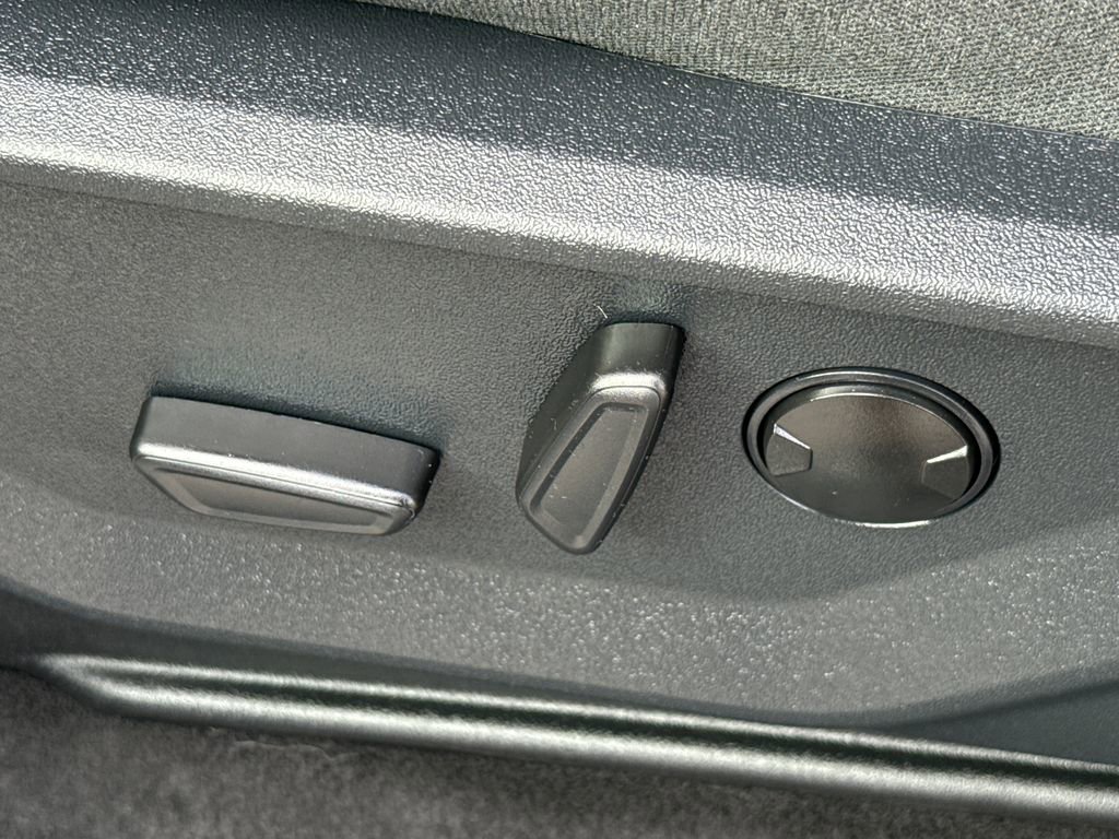 Certified 2025 Ford F150 XLT w/ Equipment Group 303A High image 27