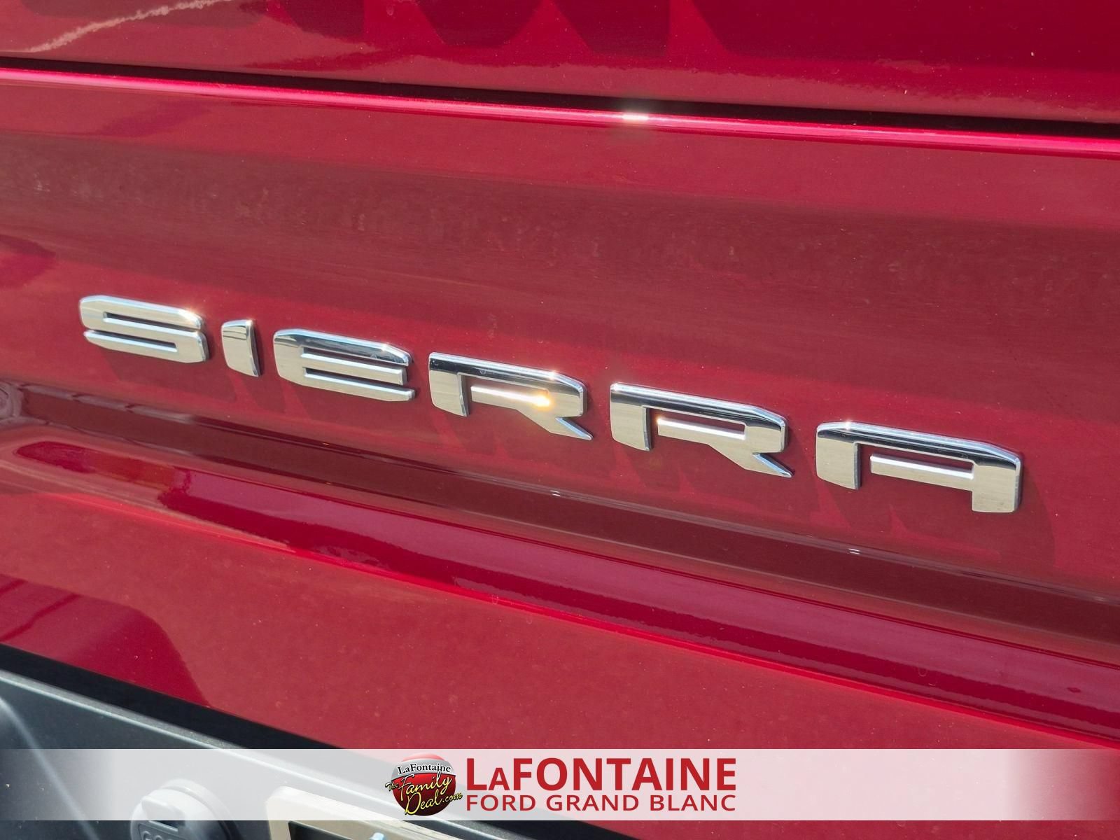 Used 2019 GMC Sierra 1500 SLT w/ SLT Premium Plus Package AWD/4WD image 10