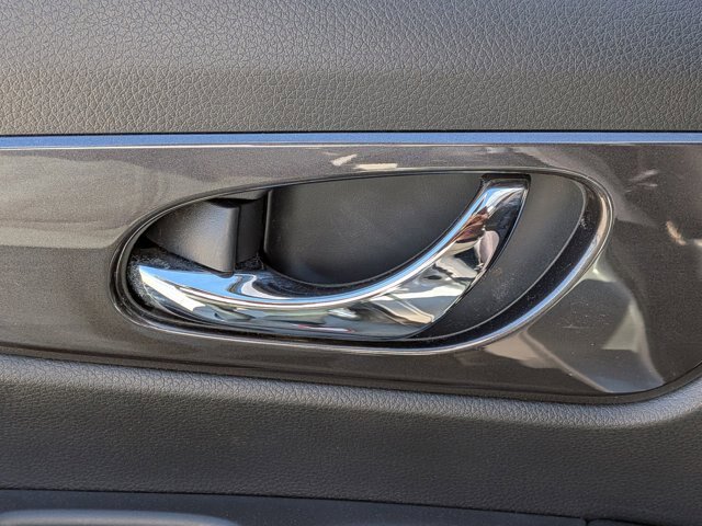 Used 2020 Nissan Rogue S w/ Special Edition Package FWD image 28