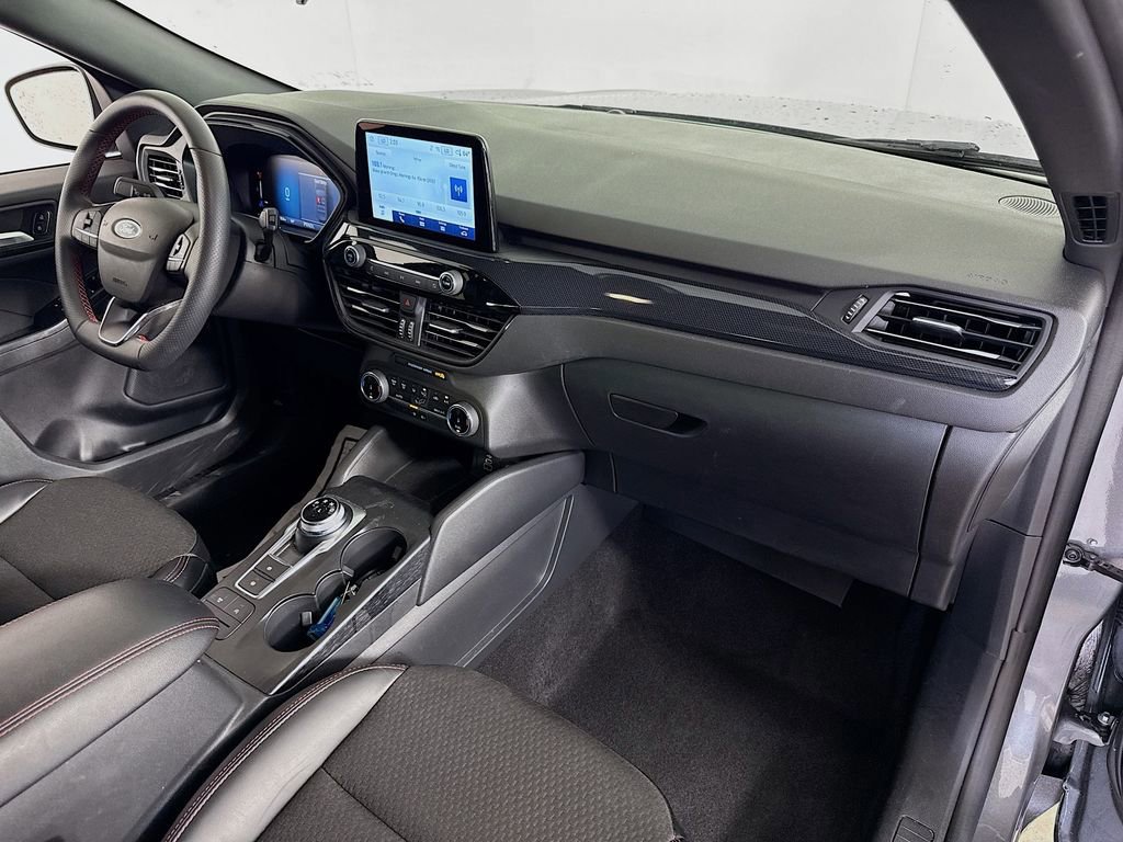 Certified 2025 Ford Escape ST-Line image 27